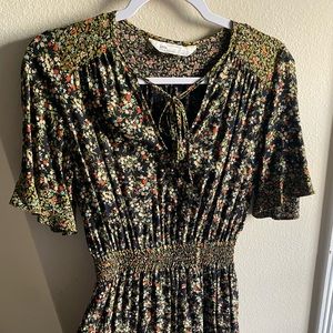PRETTY FLORAL FLOWY DRESS